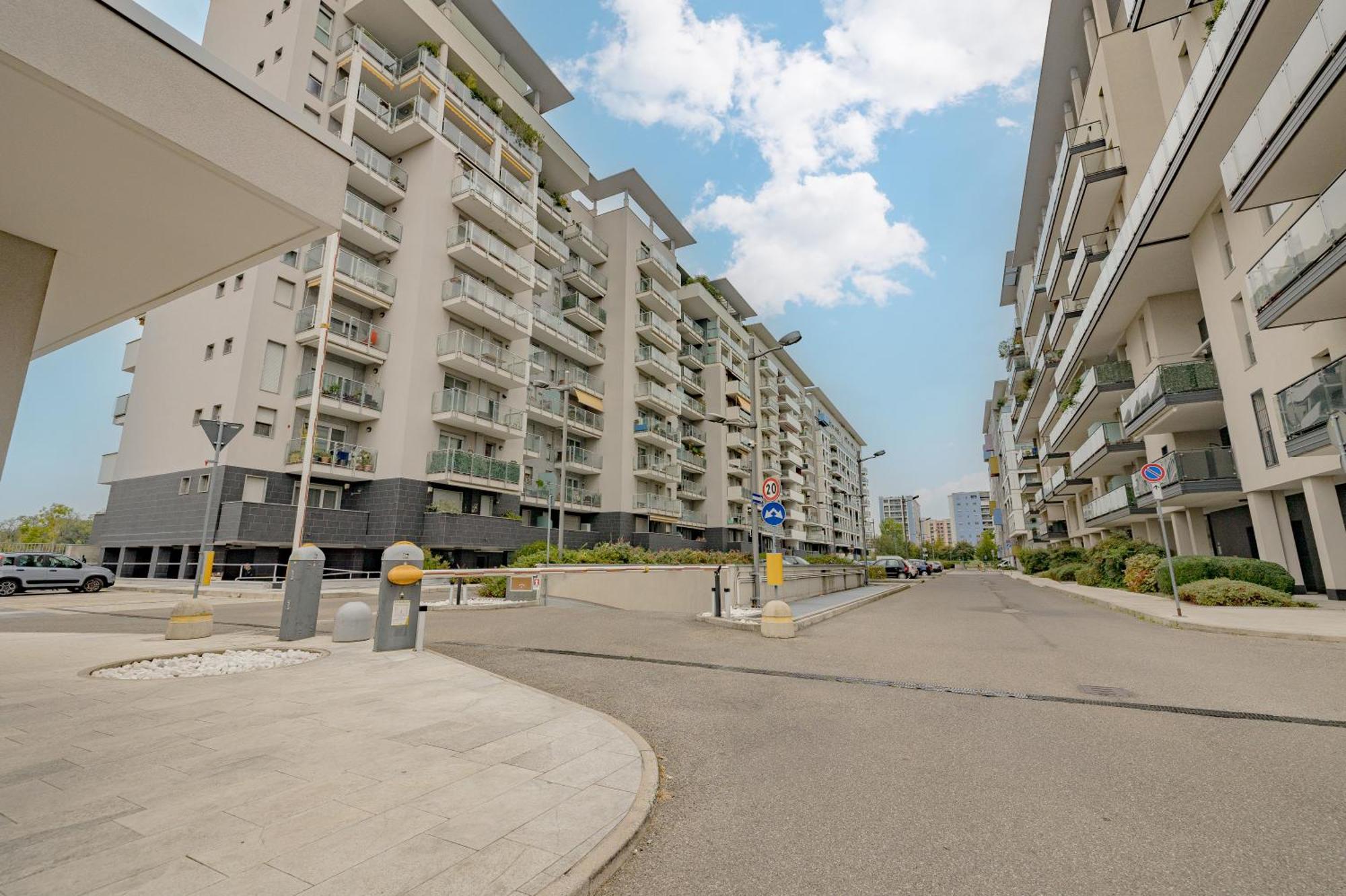 Skyline Milano-terrazza E Box Auto Esclusivo Milán